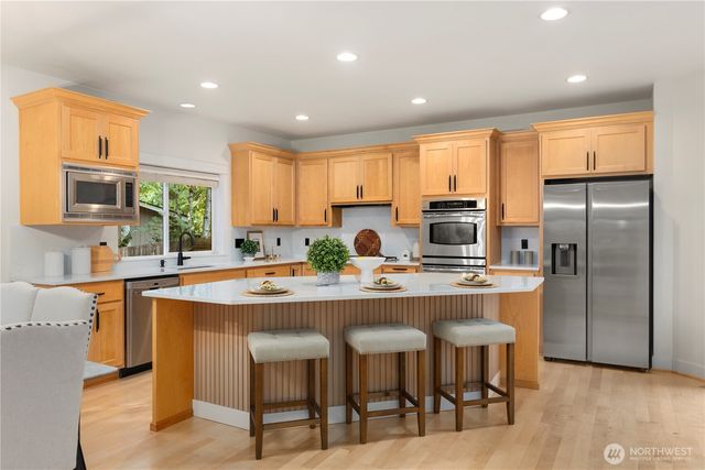 3117 222nd Court SE, Sammamish, WA 98075