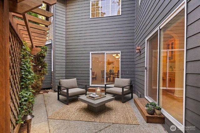 3117 222nd Court SE, Sammamish, WA 98075