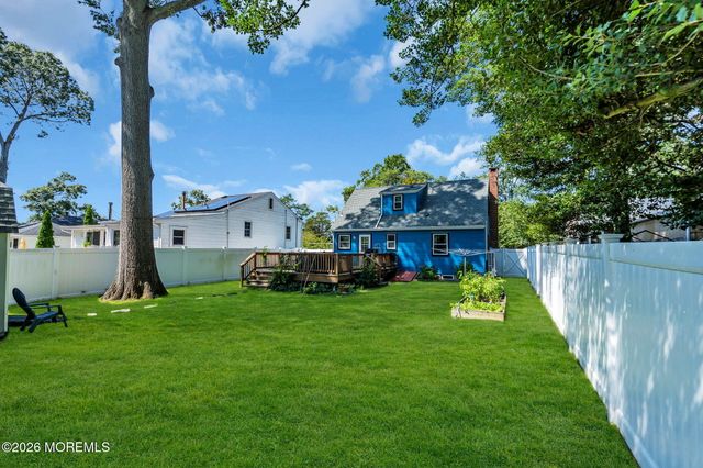 168 W End Avenue, Island Heights, NJ 08732