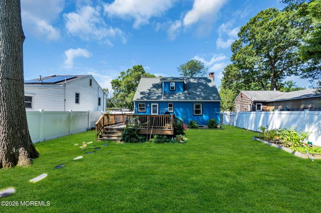 168 W End Avenue, Island Heights, NJ 08732