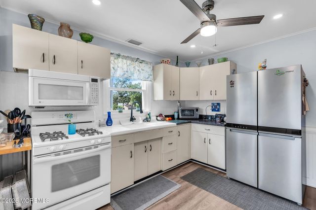 168 W End Avenue, Island Heights, NJ 08732
