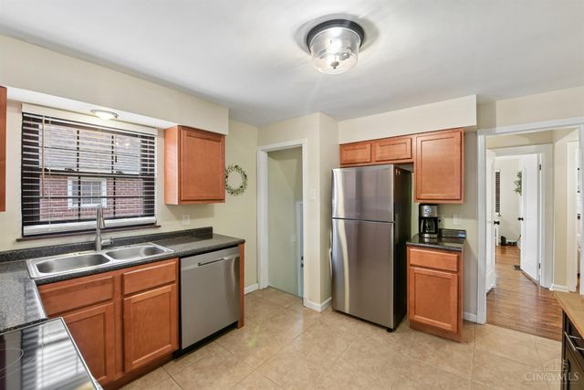 3827 Thornton Drive, Cincinnati, OH 45236