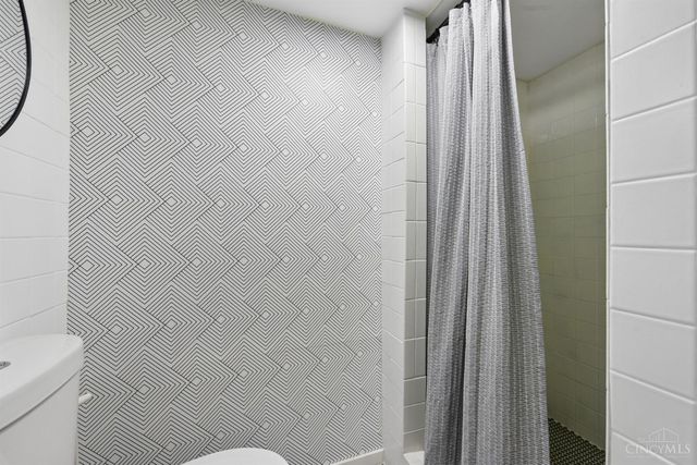 3827 Thornton Drive, Cincinnati, OH 45236