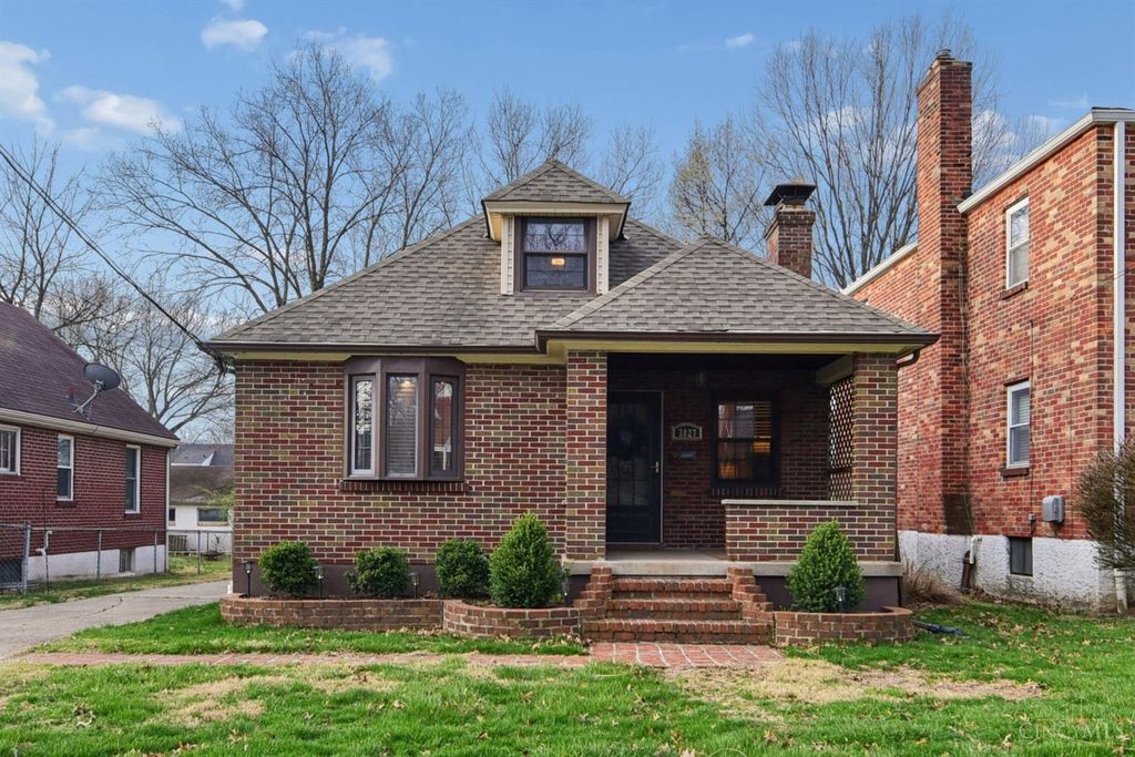3827 Thornton Drive, Cincinnati, OH 45236