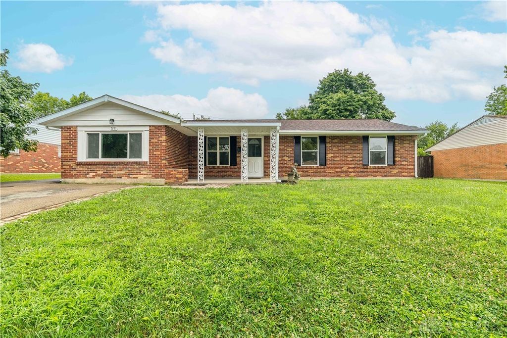 7221 Serpentine Drive, Dayton, OH 45424