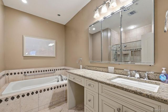 318 Roosevelt Way, Westbury, NY 11590
