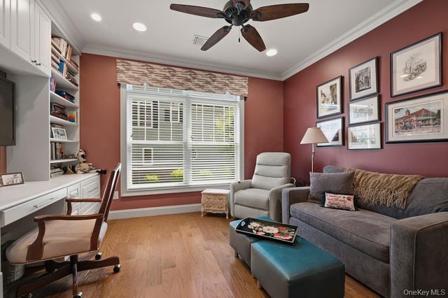 318 Roosevelt Way, Westbury, NY 11590