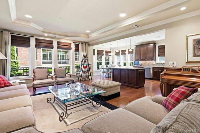 318 Roosevelt Way, Westbury, NY 11590
