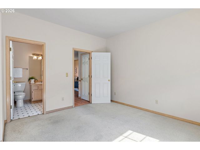 1012 Ne MULTNOMAH Dr, Fairview, OR 97024