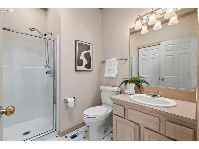 1012 Ne MULTNOMAH Dr, Fairview, OR 97024