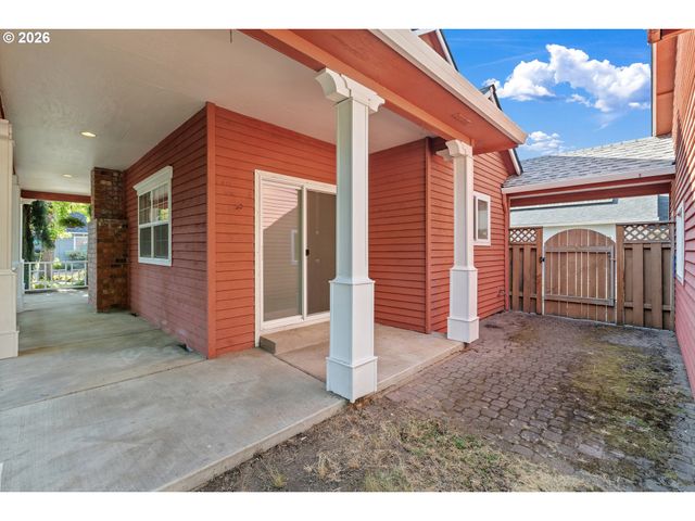 1012 Ne MULTNOMAH Dr, Fairview, OR 97024