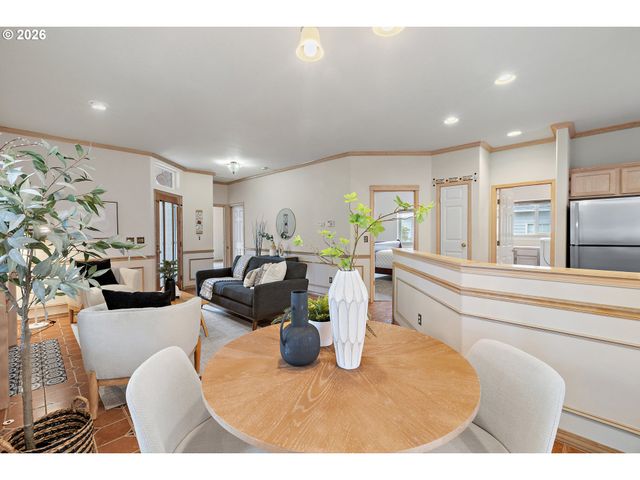 1012 Ne MULTNOMAH Dr, Fairview, OR 97024