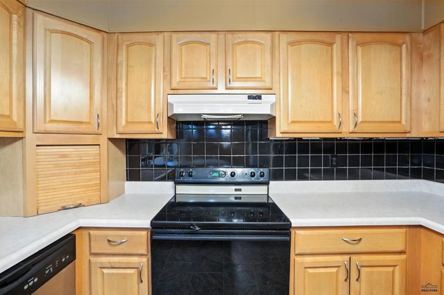 4708 HOWIE DR, Rapid City, SD 57702