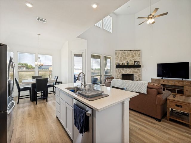 6048 Mango Drive, Sanger, TX 76266