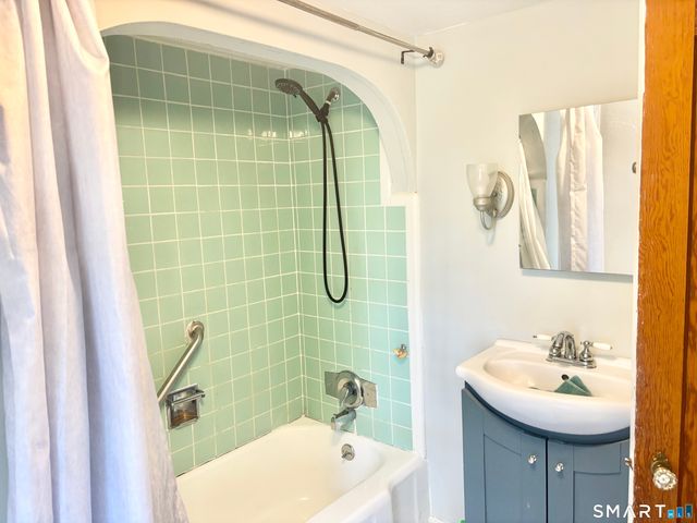 68 Princeton Street, Manchester, CT 06042