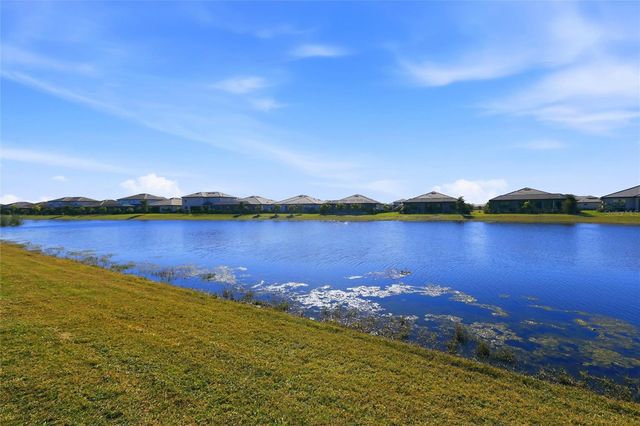 15532 WHITE LINEN DRIVE, Bradenton, FL 34211