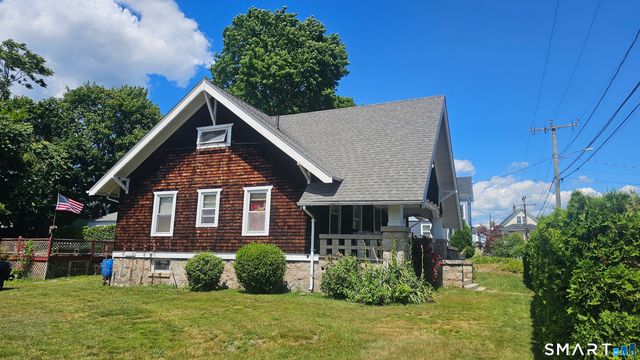 15 Warren Street, New London, CT 06320