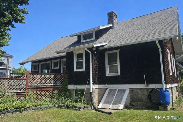 15 Warren Street, New London, CT 06320