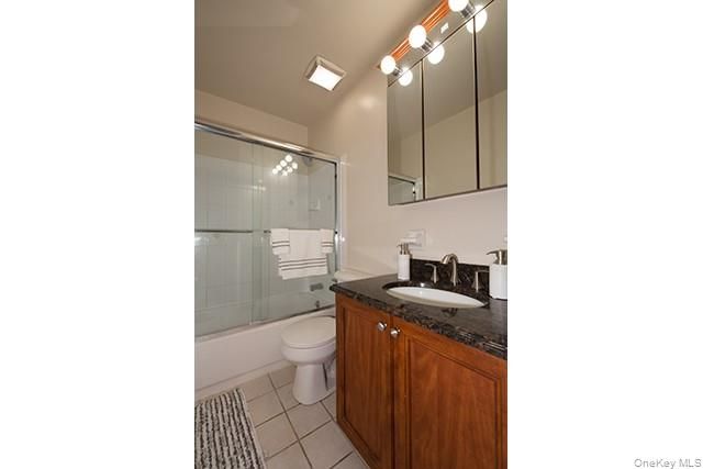 100 Friendly Court Avenue L057, Babylon, NY 11704