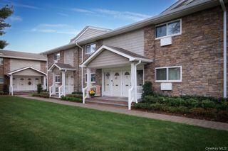 100 Friendly Court Avenue L057, Babylon, NY 11704