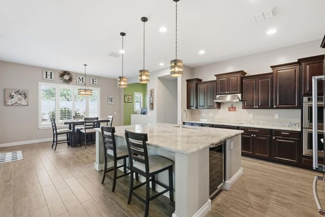 10702 E Lumiere Avenue, Mesa, AZ 85212
