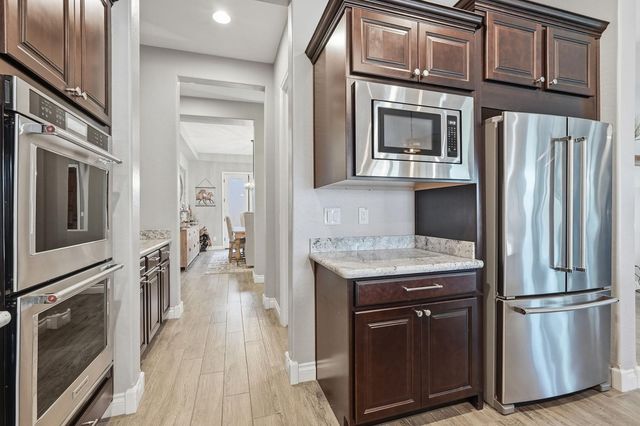 10702 E Lumiere Avenue, Mesa, AZ 85212
