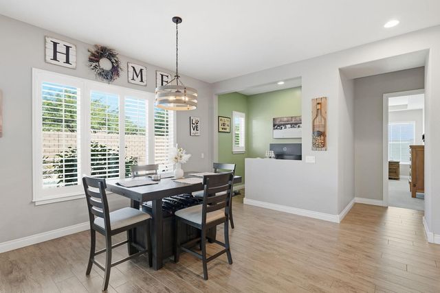 10702 E Lumiere Avenue, Mesa, AZ 85212