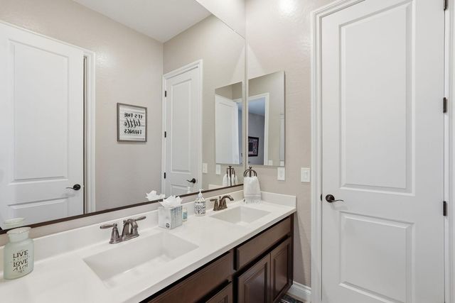 10702 E Lumiere Avenue, Mesa, AZ 85212