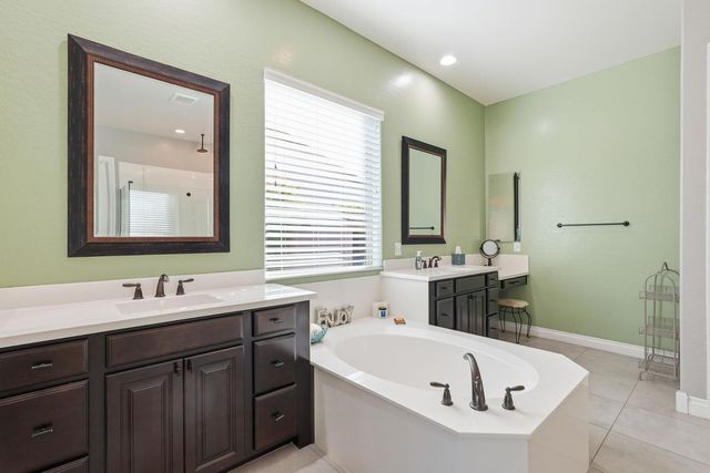 10702 E Lumiere Avenue, Mesa, AZ 85212