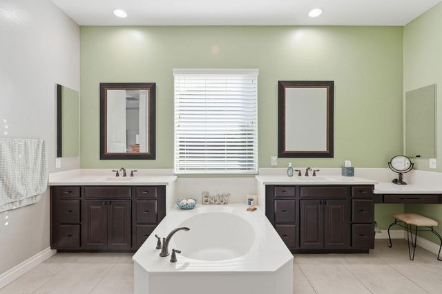 10702 E Lumiere Avenue, Mesa, AZ 85212