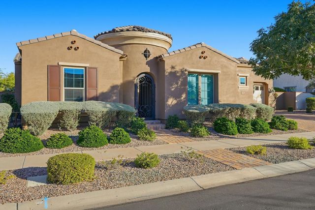 10702 E Lumiere Avenue, Mesa, AZ 85212