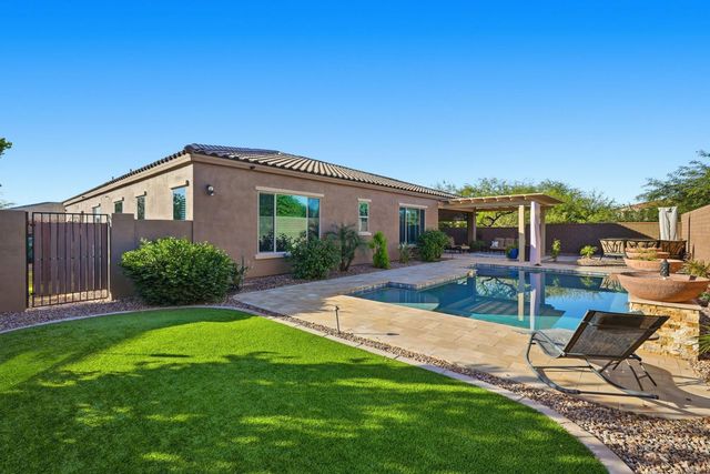 10702 E Lumiere Avenue, Mesa, AZ 85212