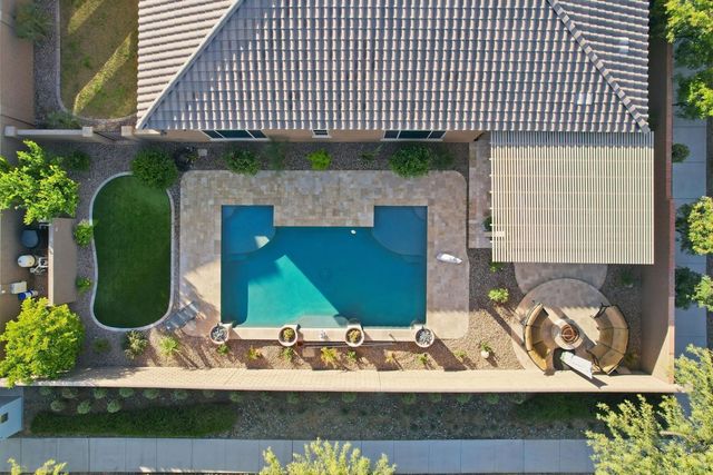 10702 E Lumiere Avenue, Mesa, AZ 85212