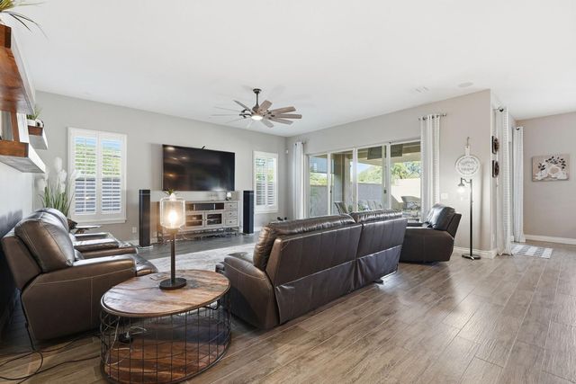 10702 E Lumiere Avenue, Mesa, AZ 85212