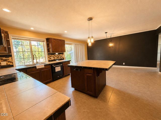 1517 Oleander Street, Medford, OR 97504