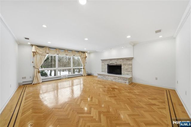 319 Truman Drive, Cresskill, NJ 07626