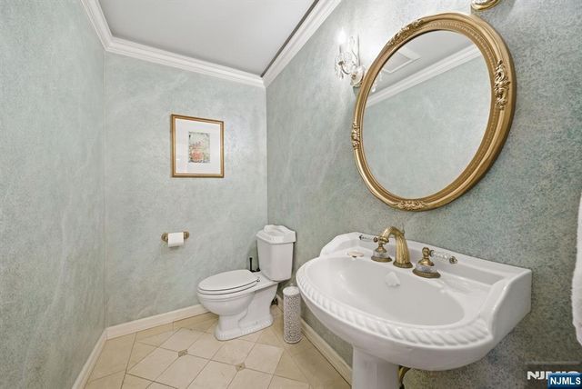 319 Truman Drive, Cresskill, NJ 07626