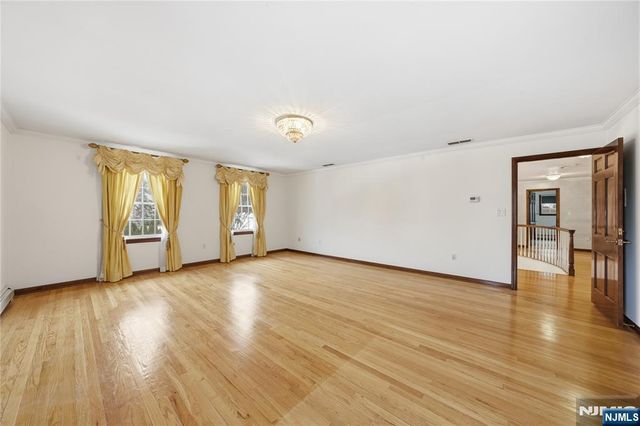 319 Truman Drive, Cresskill, NJ 07626