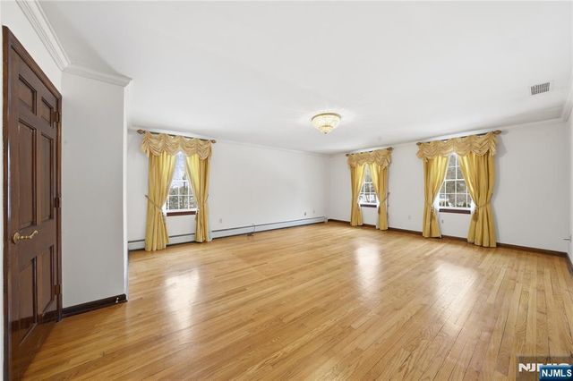 319 Truman Drive, Cresskill, NJ 07626