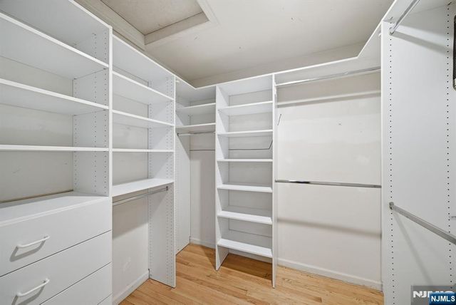 319 Truman Drive, Cresskill, NJ 07626