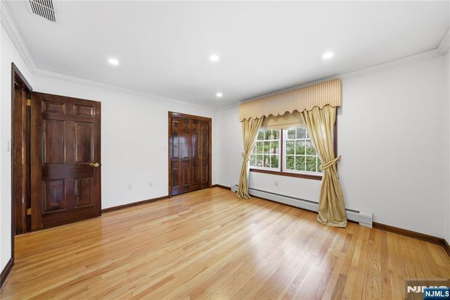 319 Truman Drive, Cresskill, NJ 07626