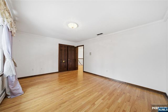 319 Truman Drive, Cresskill, NJ 07626