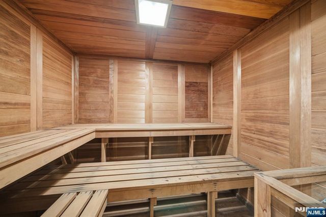 319 Truman Drive, Cresskill, NJ 07626