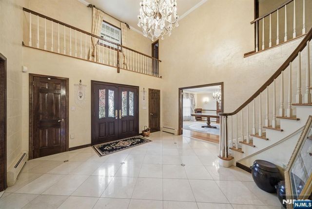 319 Truman Drive, Cresskill, NJ 07626