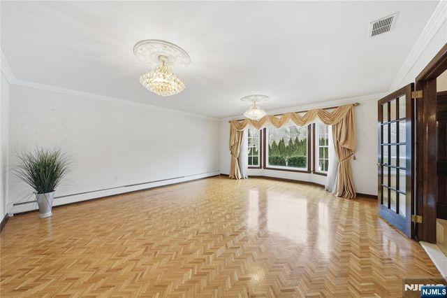 319 Truman Drive, Cresskill, NJ 07626