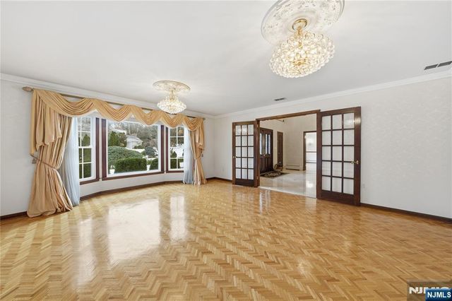 319 Truman Drive, Cresskill, NJ 07626