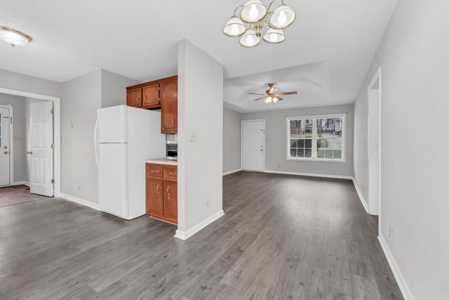 356 Donna Dr, Clarksville, TN 37042