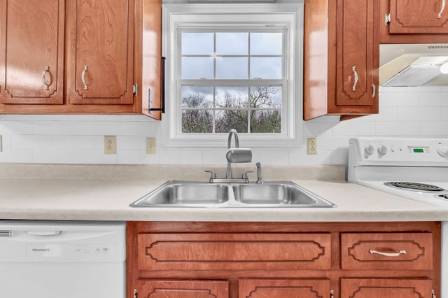 356 Donna Dr, Clarksville, TN 37042