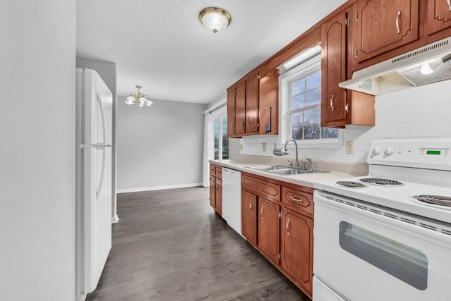 356 Donna Dr, Clarksville, TN 37042