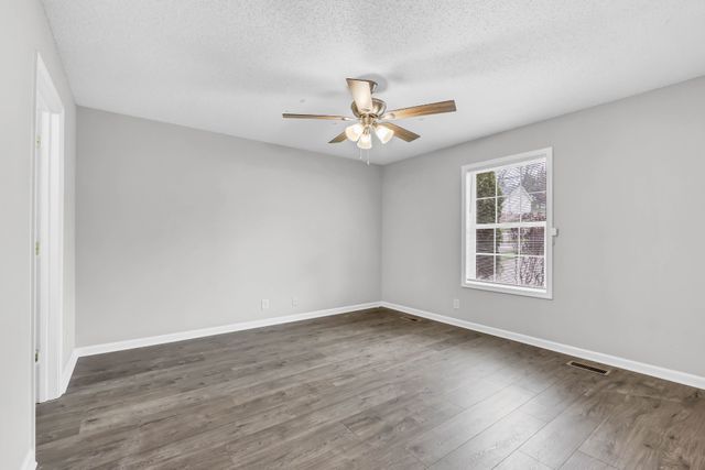 356 Donna Dr, Clarksville, TN 37042